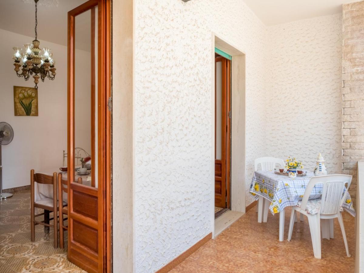 Villetta Lucia Тавиано Екстериор снимка